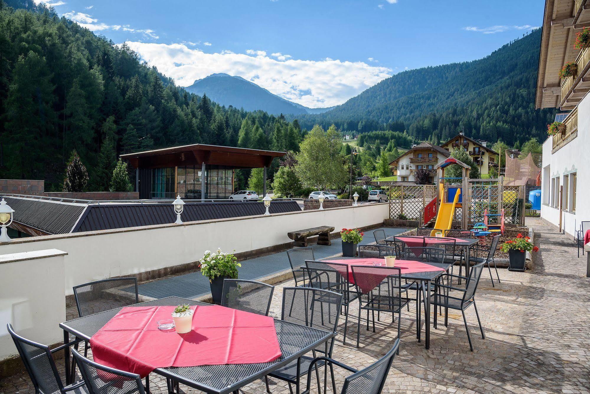 Aparthotel Wellness Villa Di Bosco Tesero Exterior foto